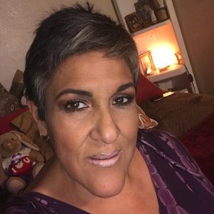 Meet your Posher, Laura e